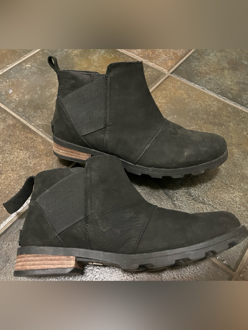 Sorel Black Emelie Chelsea Ankle Boots Size 10 Rugged Grip